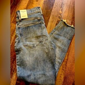 NWT Lucky Brand Bridgette Crop Jeans 2/26